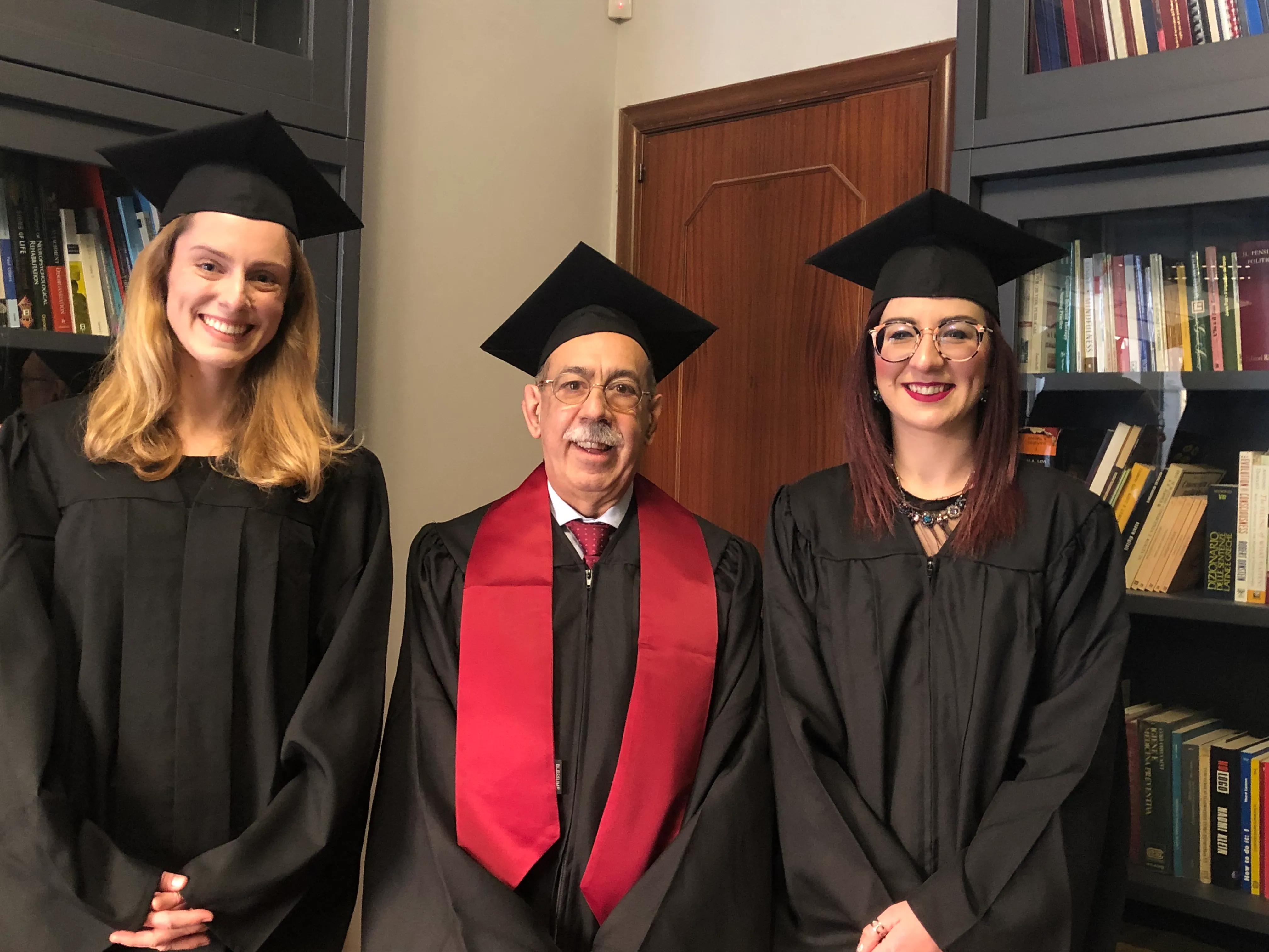 Prof. Tullio Scrimali durante una lezione universitaria